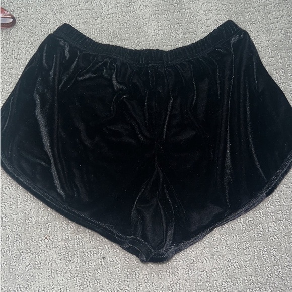 Brandy velvet shorts - Picture 2 of 2
